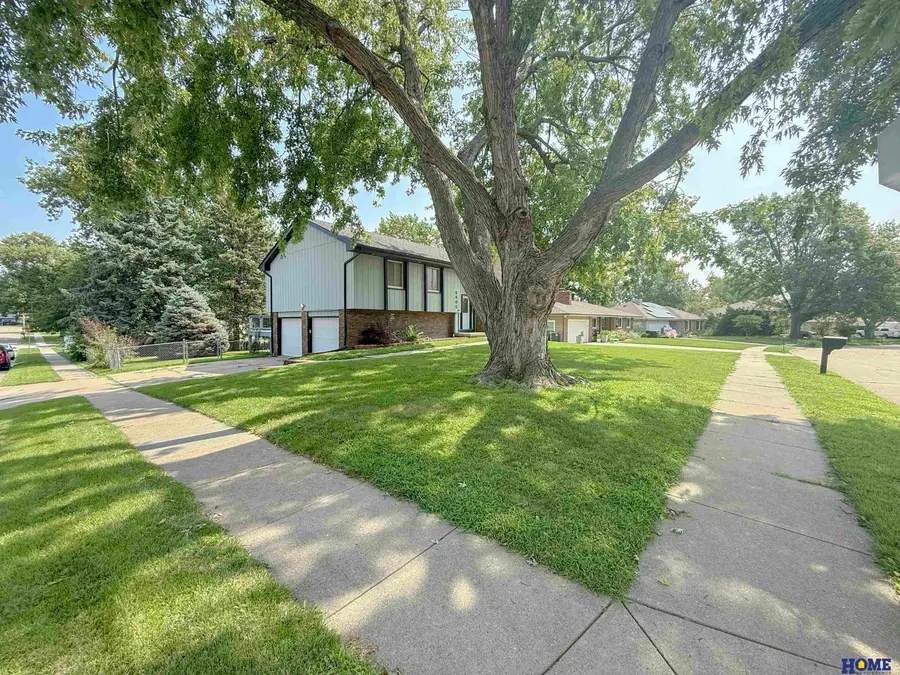 5405 S 102nd Street, Omaha, NE 68127 - #3