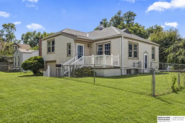 1002 S 52nd Street, Omaha, NE 68106