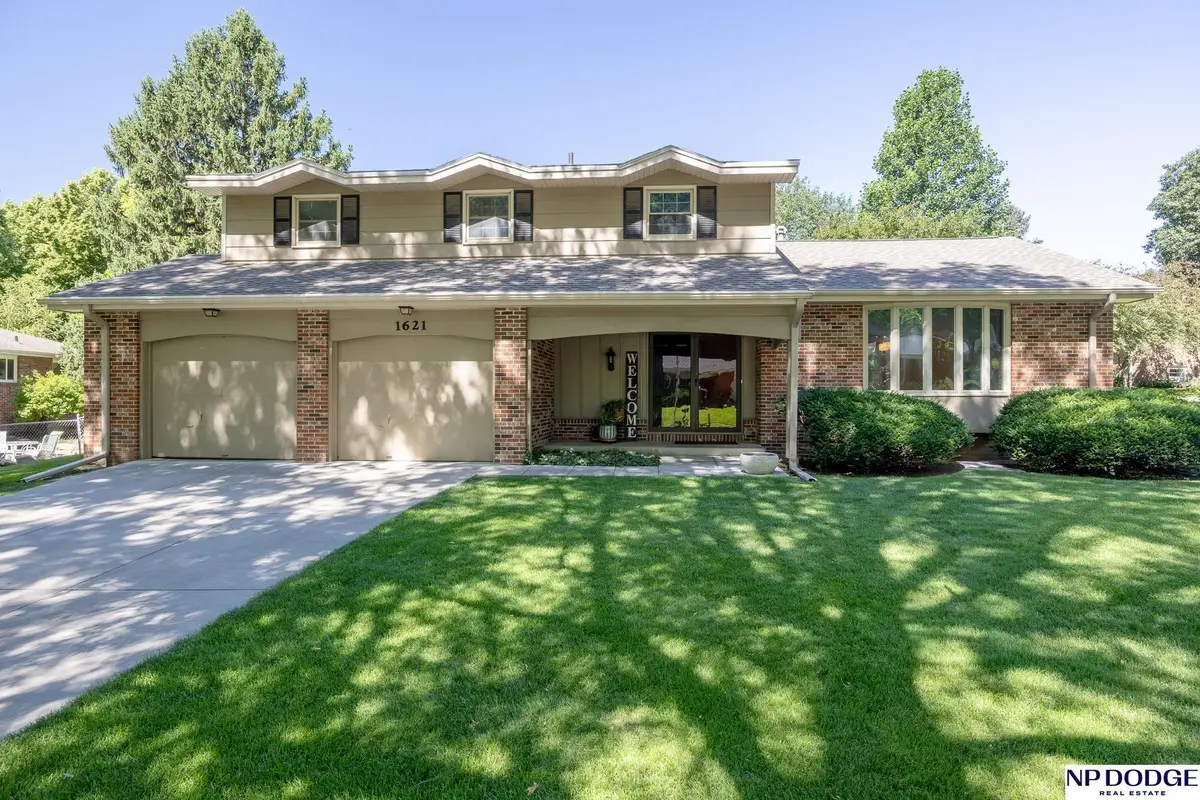1621 Broadmoore Drive, Lincoln, NE 68506 - #1
