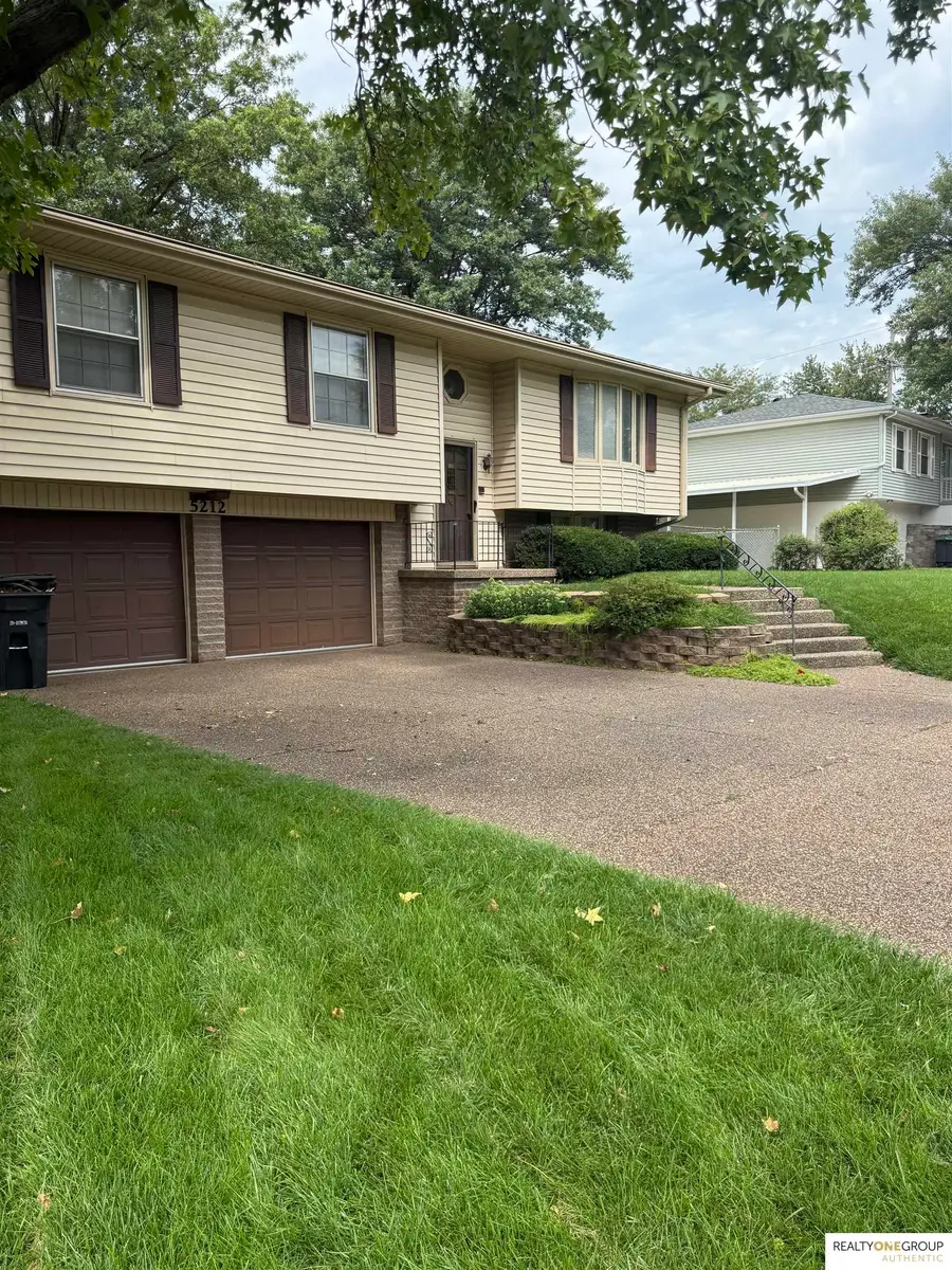 5212 S 105 Street, Omaha, NE 68127 - #2