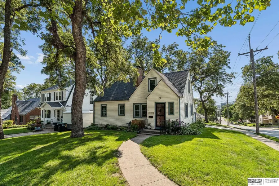 2102 S 61st Street, Omaha, NE 68106 - #2