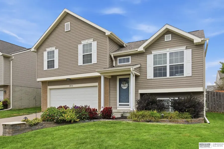 19510 W Street, Omaha, NE 68135 - #3
