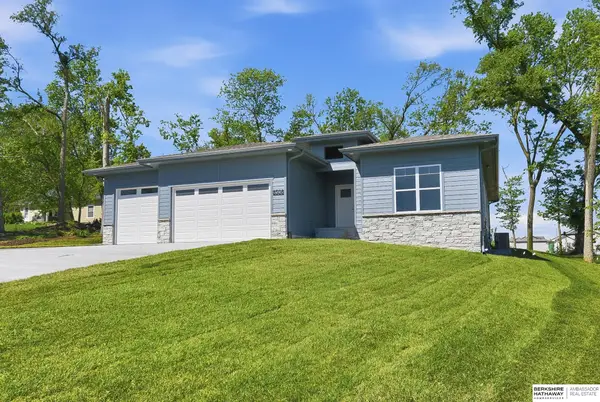 12511 Carpenter Street, Papillion, NE 68046