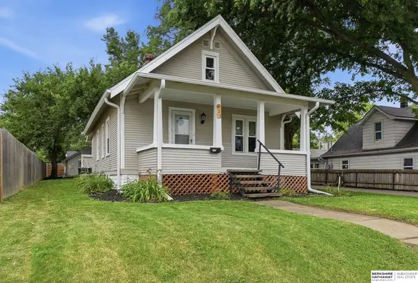 611 N 45th Street, Omaha, NE 68132