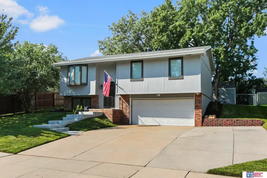 4633 Hallcliffe Road, Lincoln, NE 68516 - #2