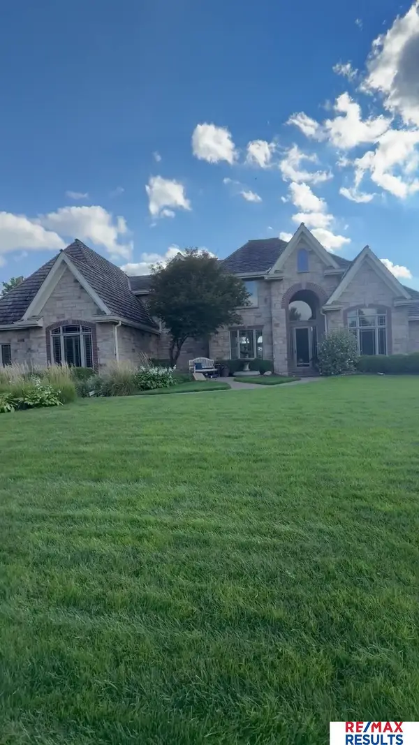 2114 S 190 Circle, Omaha, NE 68130