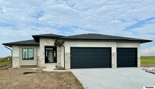 3830 Prairie Breeze Road, Lincoln, NE 68516