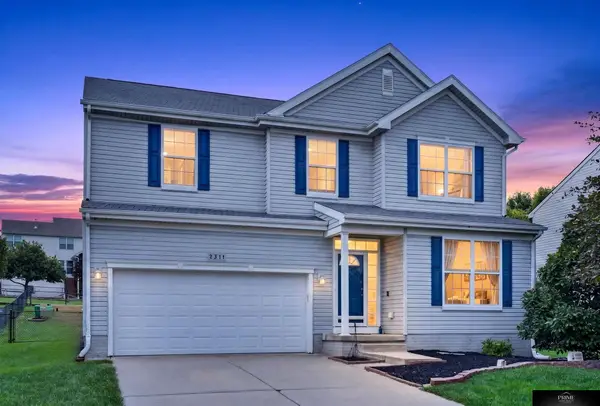 2311 Lakewood Drive, Papillion, NE 68046