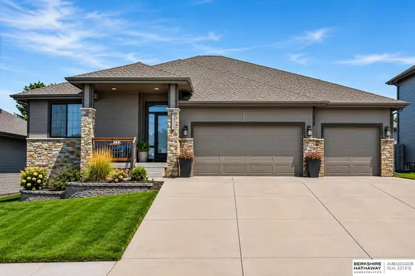 19312 Robin Drive, Gretna, NE 68028