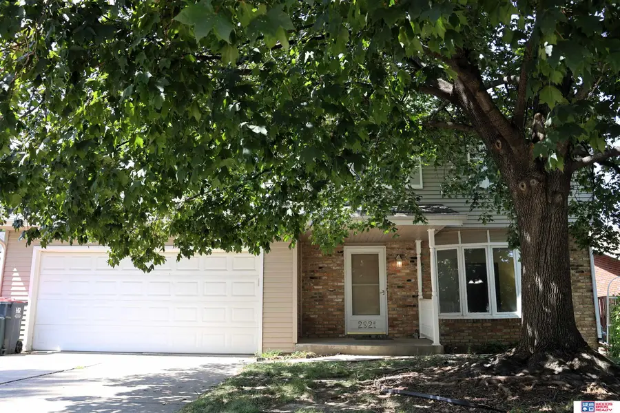 2921 N 74th Street, Lincoln, NE 68507 - #2