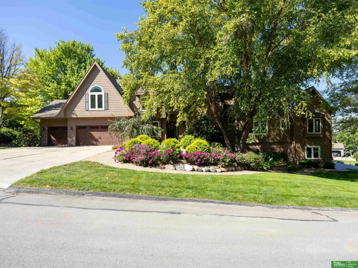 910 S 220th Street, Elkhorn, NE 68022 - #1