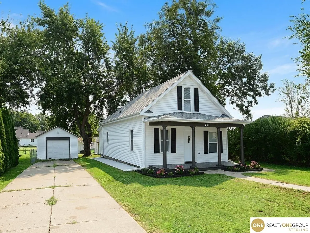 230 S Mckenna Avenue, Gretna, NE 68028 - #1