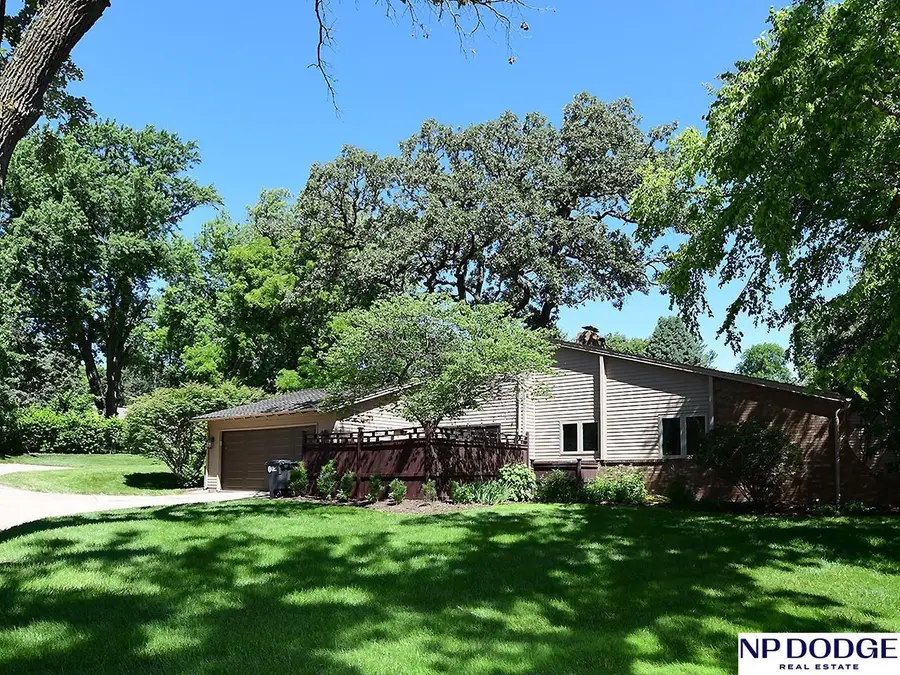 1032 S 112th Plaza, Omaha, NE 68154 - #2