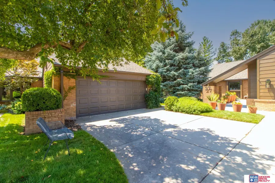 2523 Bishop Lane, Lincoln, NE 68502 - #2