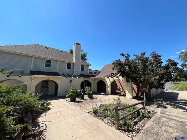 1700 W Ridge Road, Lincoln, NE 68523