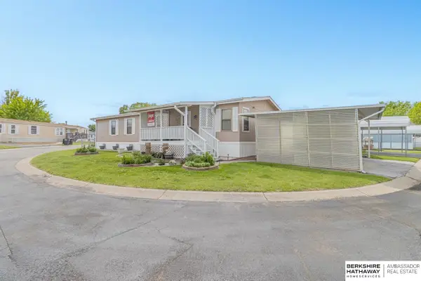 15054 Howe Plaza #88, Omaha, NE 68144