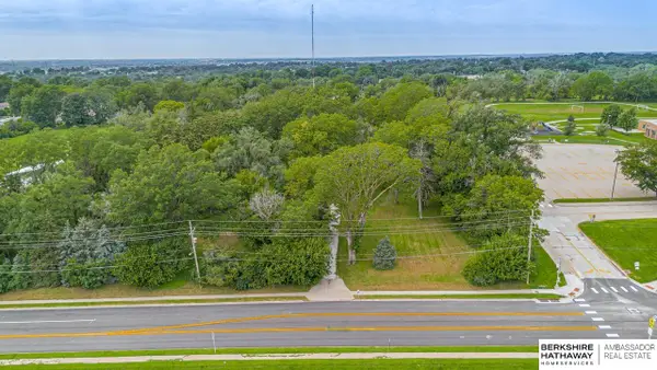 7952 S 25th Street, Bellevue, NE 68147