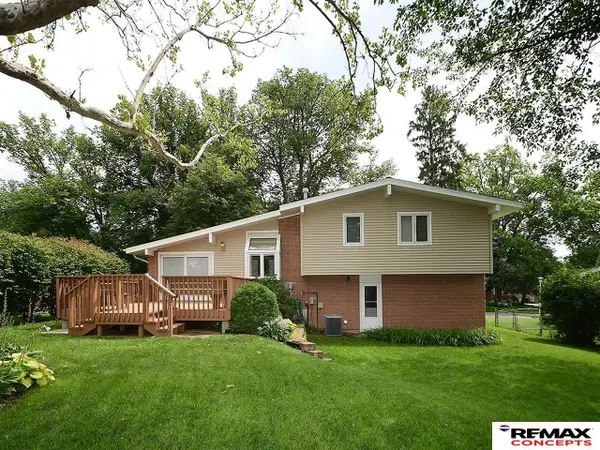 801 Driftwood Drive, Lincoln, NE 68510
