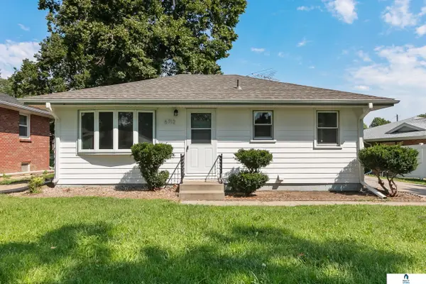 6712 Cleveland Avenue, Lincoln, NE 68507
