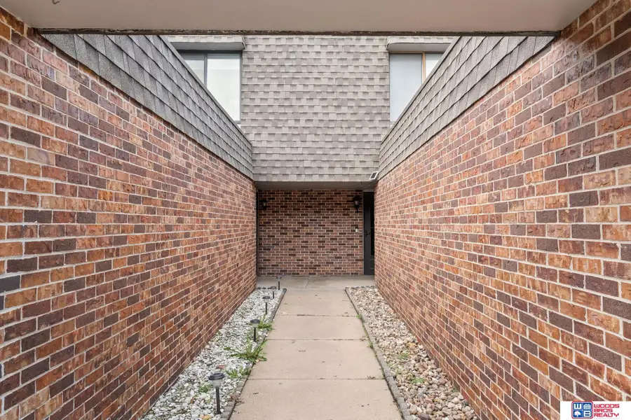 3515 Neerpark Drive, Lincoln, NE 68506 - #2