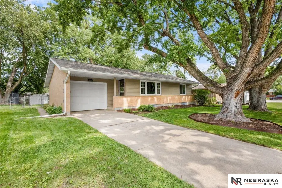 2600 County Down Court, Lincoln, NE 68512 - #2
