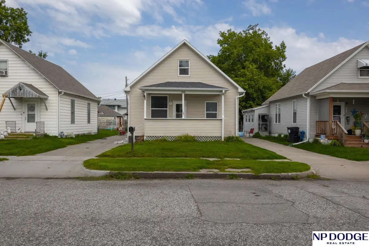312 W 6th Street, Fremont, NE 68025 - #1