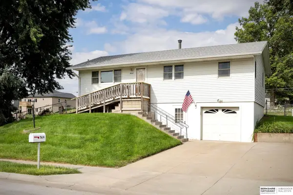 7614 Chandler Acres Drive, Bellevue, NE 68147