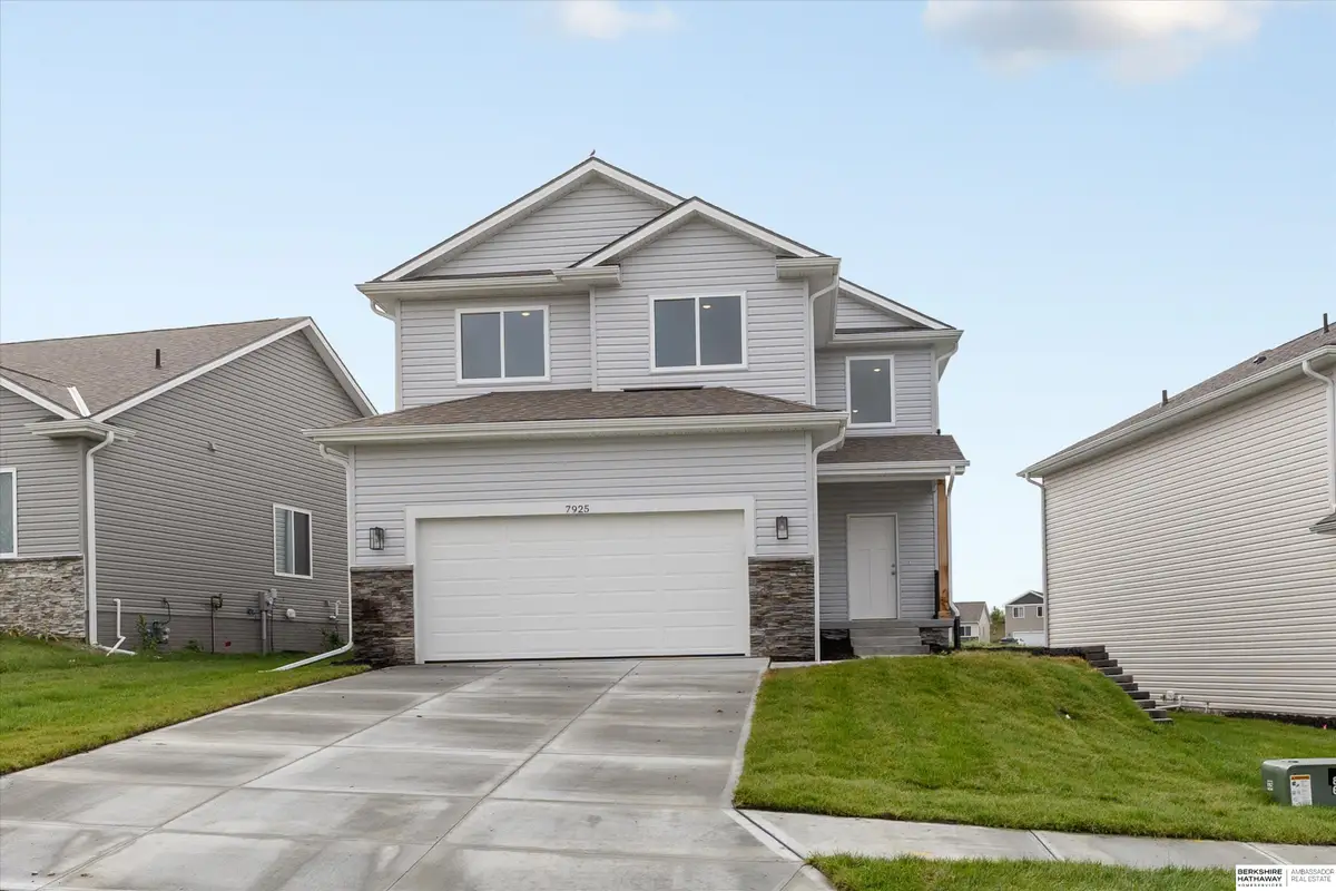 7925 N 94th Street, Omaha, NE 68122 - #1