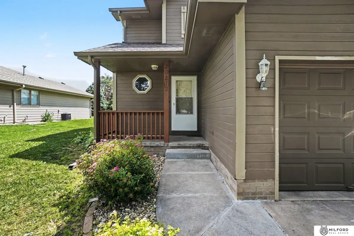 20213 Veterans Drive, Omaha, NE 68022 - #1