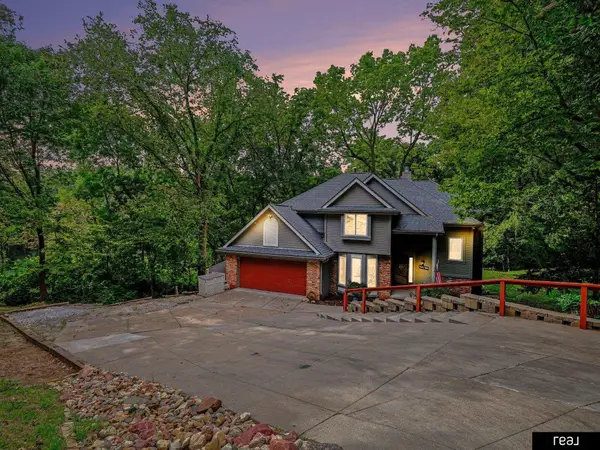 829 Hidden Hills Drive, Bellevue, NE 68005