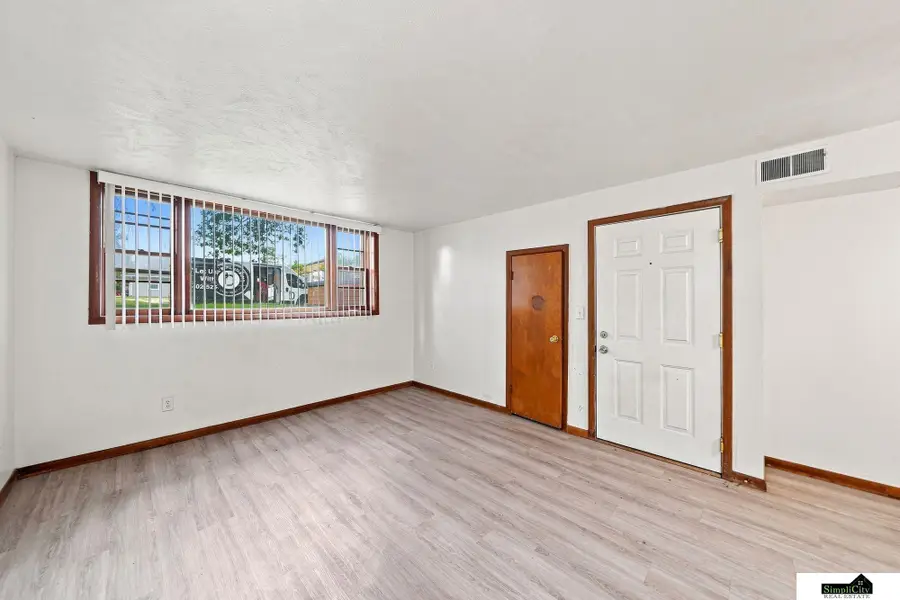 3915 N 69th Street, Lincoln, NE 68507 - #3