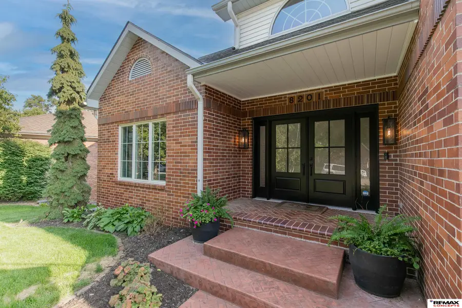 8201 Dorset Drive, Lincoln, NE 68510 - #2