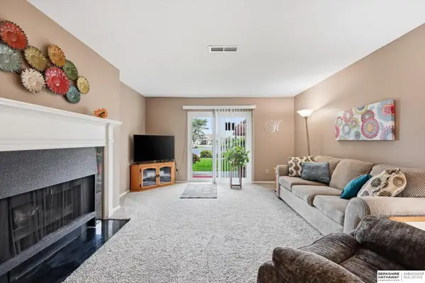 12727 W Dodge Road #109A, Omaha, NE 68154