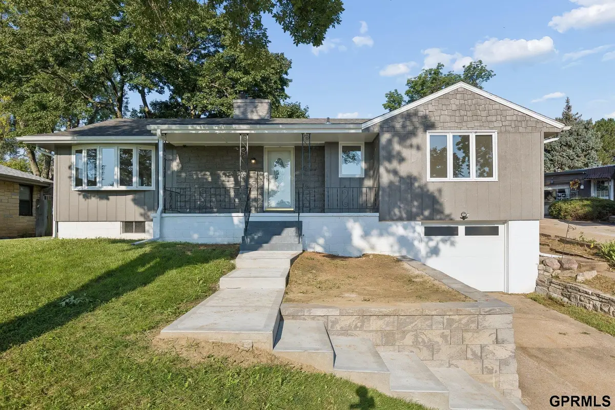 1010 Parkway Drive, Bellevue, NE 68005-0000 - #1