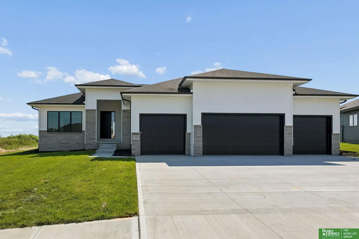 5701 N 195th Street, Elkhorn, NE 68022 - #1