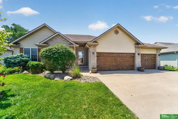 940 Key Circle, Carter Lake, IA 51510