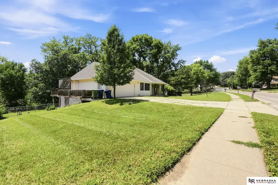 304 Bellevue Boulevard S, Bellevue, NE 68005 - #3