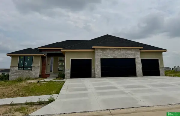 22111 Shiloh Drive, Gretna, NE 68028