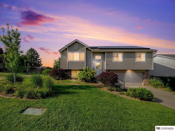 11910 Mary Street, Omaha, NE 68164