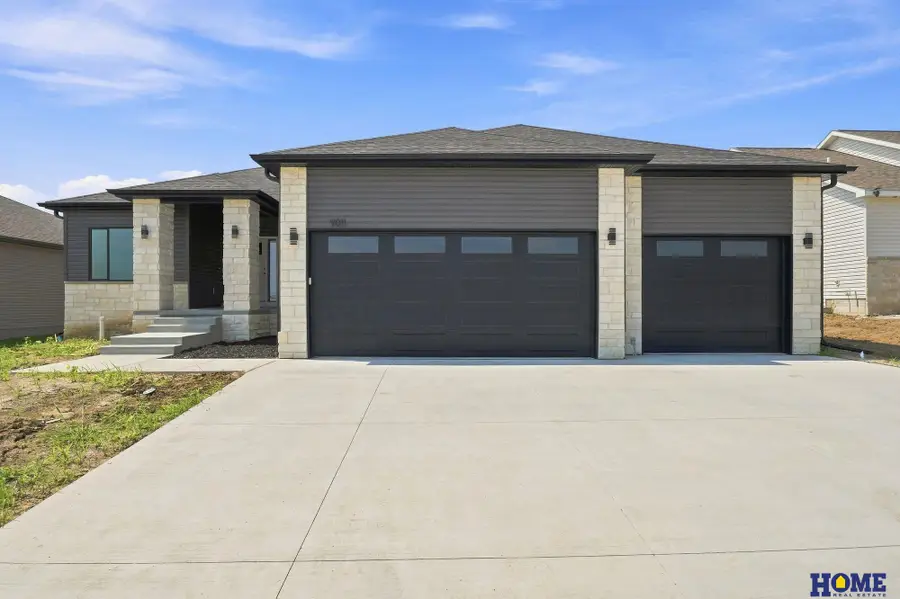 9011 Castle Pine Drive, Lincoln, NE 68516 - #2