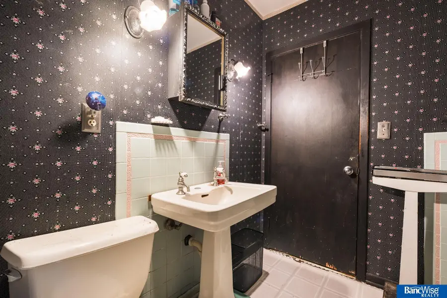 1811 S 24th Street, Lincoln, NE 68502 - #2