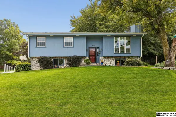 2001 N Ridge Drive, Plattsmouth, NE 68048