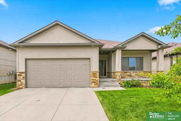 9237 S 71st Street, Lincoln, NE 68516