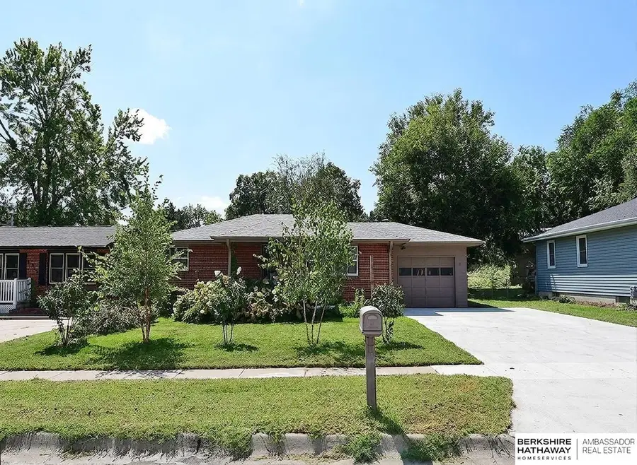 6711 Adams Street, Lincoln, NE 68507 - #2