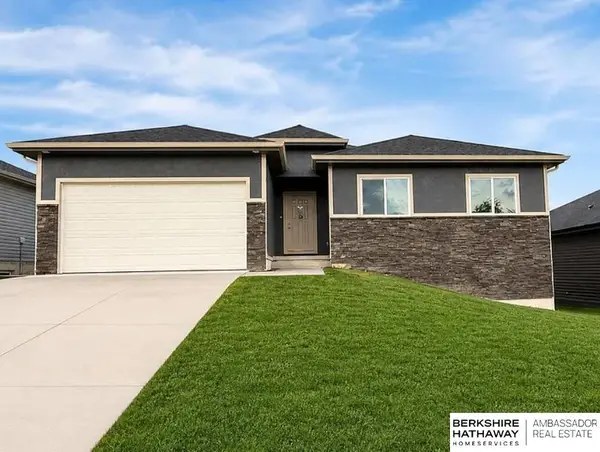 7613 S 34 Street, Omaha, NE 68147