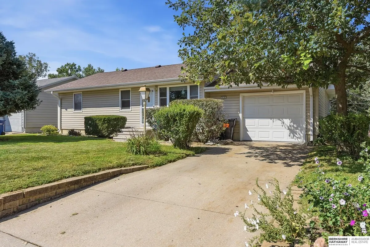 618 S Pine Street, Valley, NE 68064 - #1
