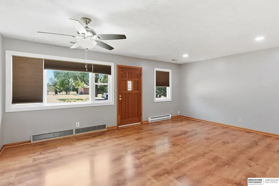 618 S Pine Street, Valley, NE 68064 - #2