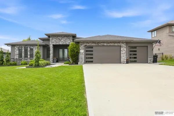 2010 S 214th Street, Omaha, NE 68022