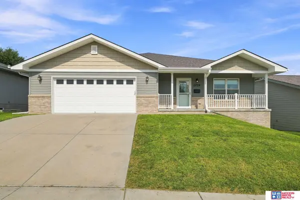 2729 NW Columbine Drive, Lincoln, NE 68524