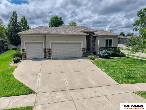 6205 Thompson Creek Boulevard, Lincoln, NE 68516